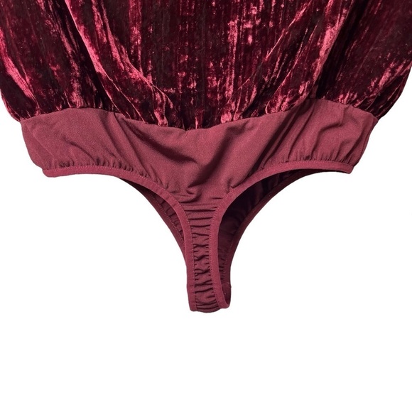 Good American Velvet Bodysuit Burgundy Size 0 Wrap V Neck Long Sleeve - Picture 6 of 9